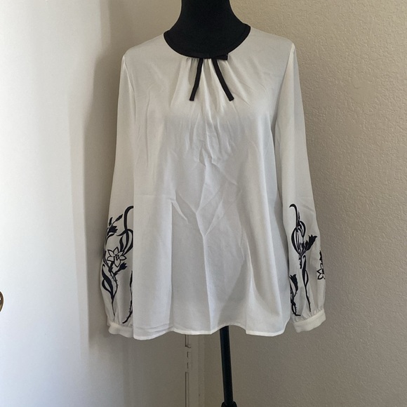 Karl Lagerfeld Tops - Karl Lagerfeld Paris black and off white embroidered blouse. Size S